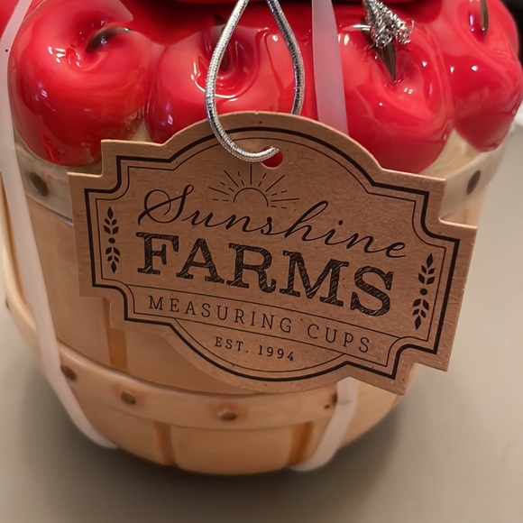 Sunshine Farms Apple Basket Stacking Measuring Cups - Picture 2 of 2